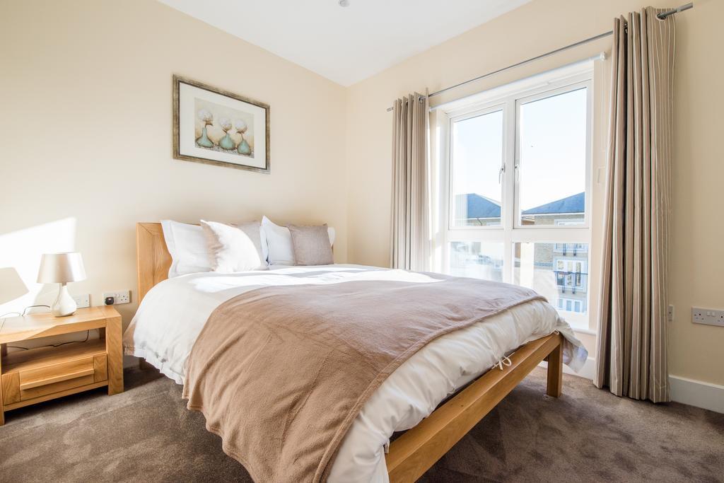 Camstay Longworth Avenue *